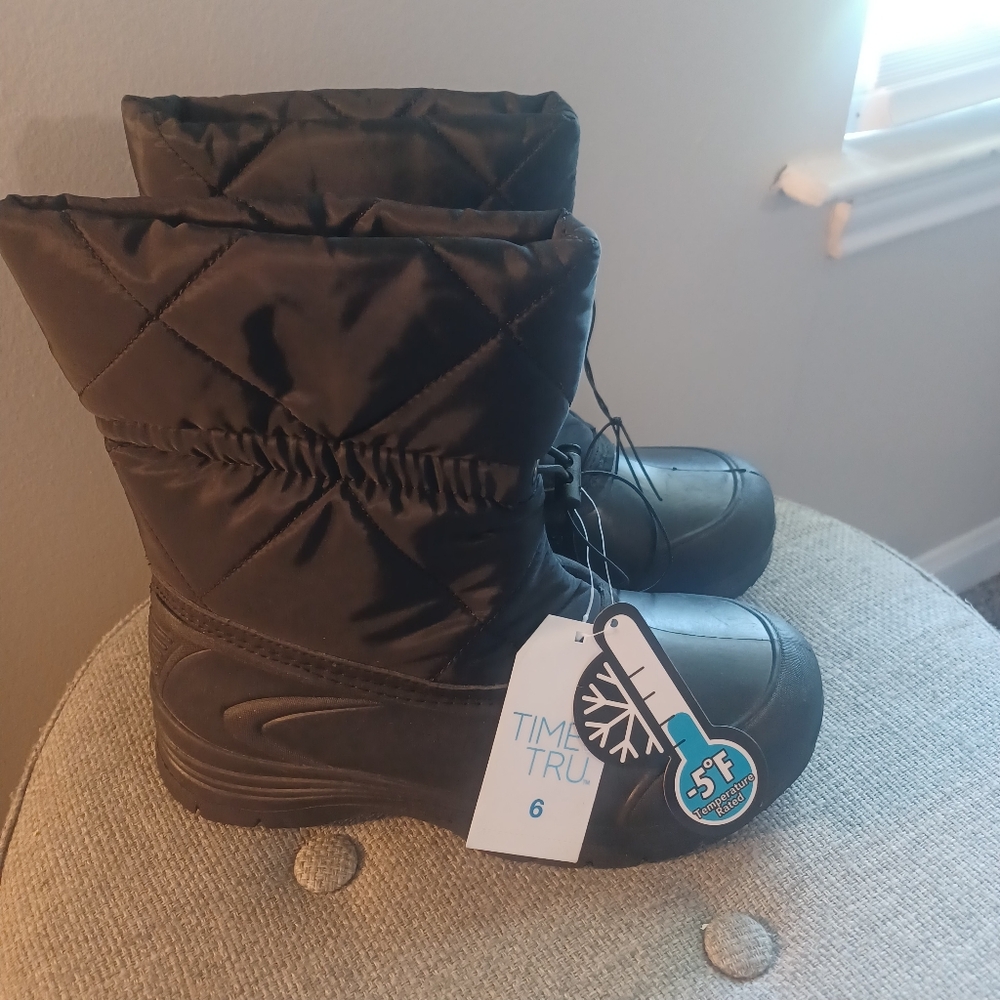 Time And Tru Blk Quilted Snow Boots Sz 6